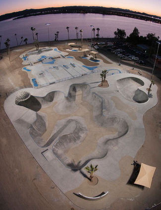 Tinnell Memorial Skate Plaza — California, USA